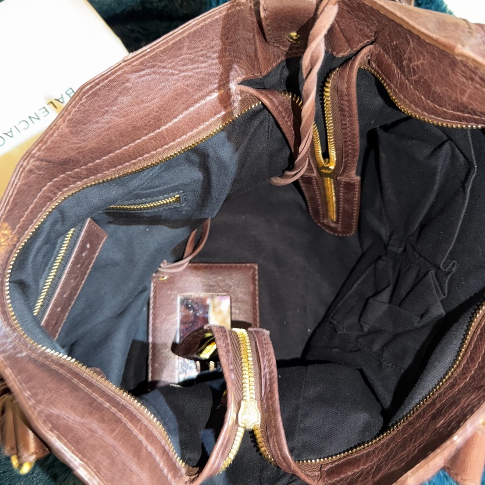 Balenciaga Rich Brown Leather Tote - Picture 6 of 6